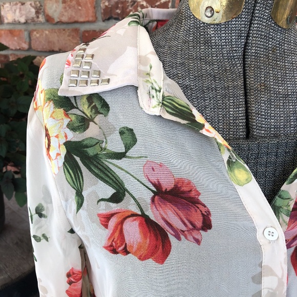 F21 floral Button Down - Picture 2 of 2